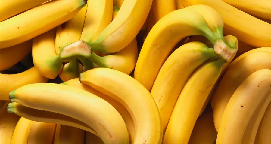 Khaali Pet Banana Khana Sahi Ya Galat? Jaane Aapke Liye Kya Best Hai! 1 Banana on Empty Stomach