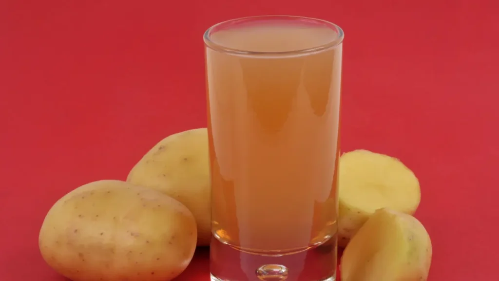 Potato Juice For Face: Fayde, Lagane ka Tarika aur Zyada Jaankari 1 Potato Juice for Face